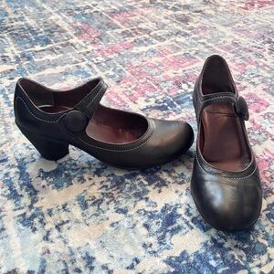 Camper Black Genuine Leather Mary Jane Heels ~ Size 9.5